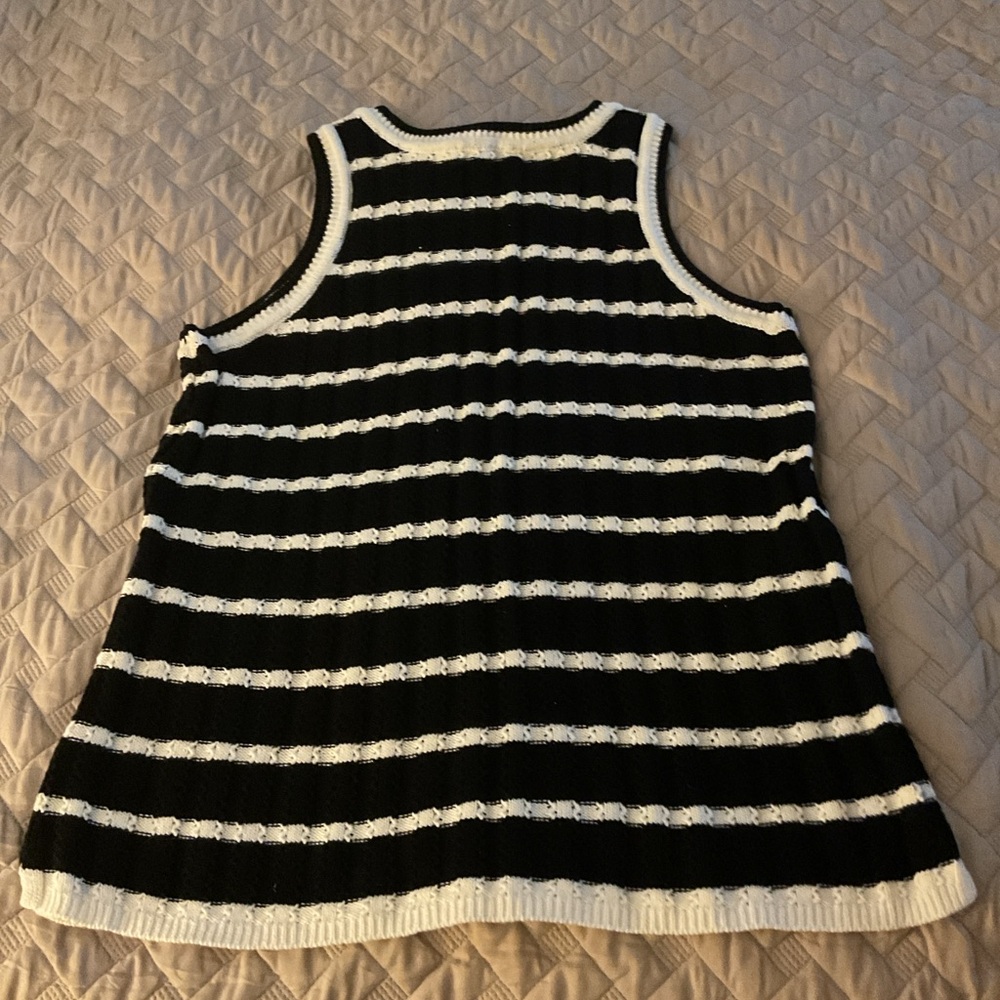 Joan Rivers Textured Stripe Sweater Tank Top Black White Size M Classic Chic - Picture 6 of 7
